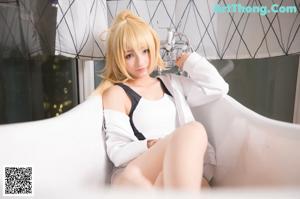 Coser@神楽坂真冬 Vol.007: 白贞德 (Fate Grand Order) (150 photos)